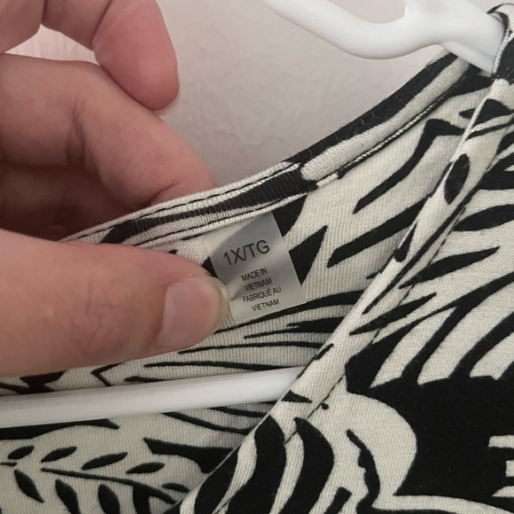 Tahari Mini Dress Black & White Floral 1X Plus Size - Picture 3 of 11